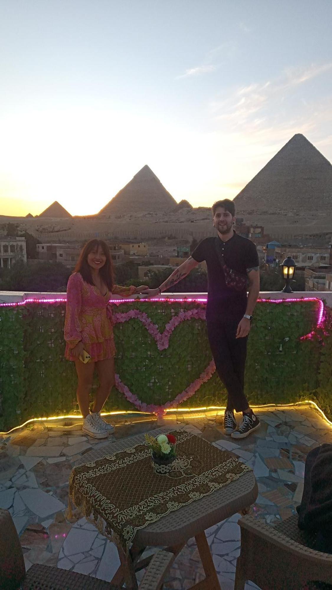 Pyramids Show Hotel Kafret el-Gabal Exterior foto