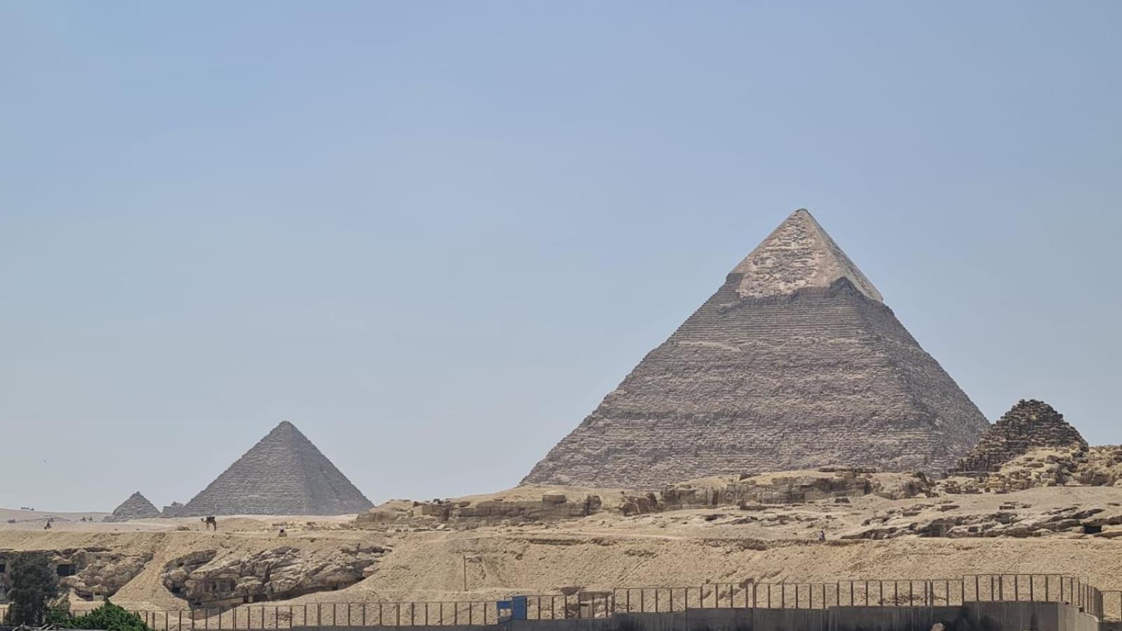 Pyramids Show Hotel Kafret el-Gabal Exterior foto