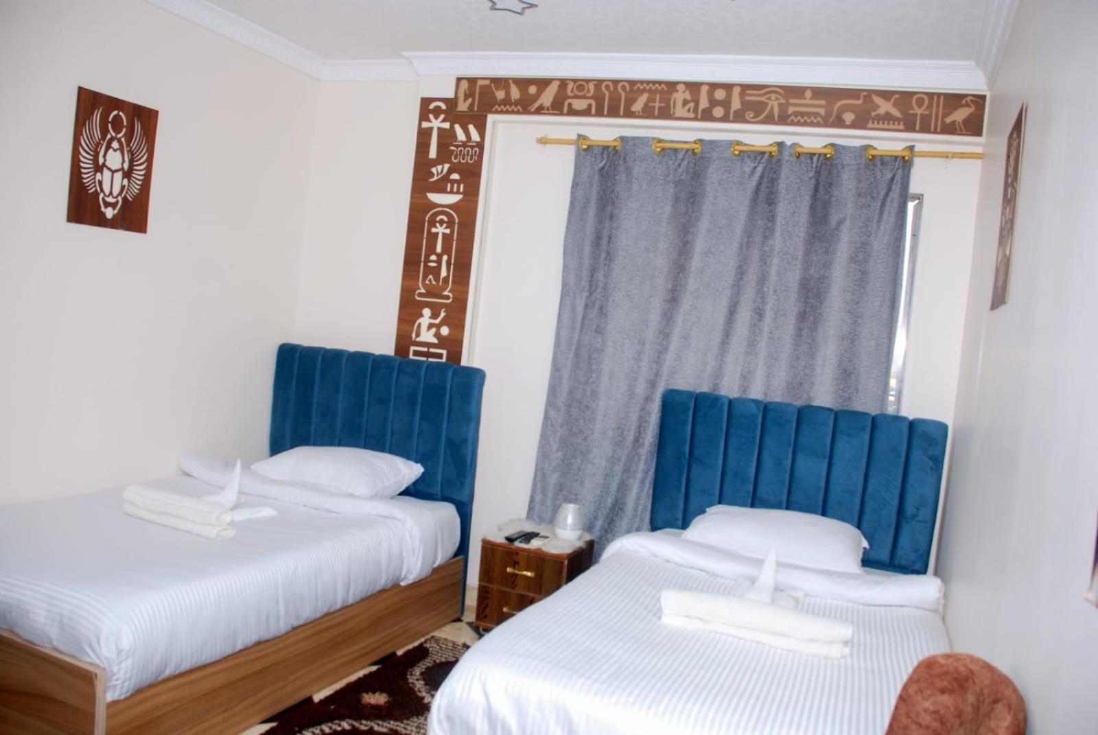 Pyramids Show Hotel Kafret el-Gabal Exterior foto